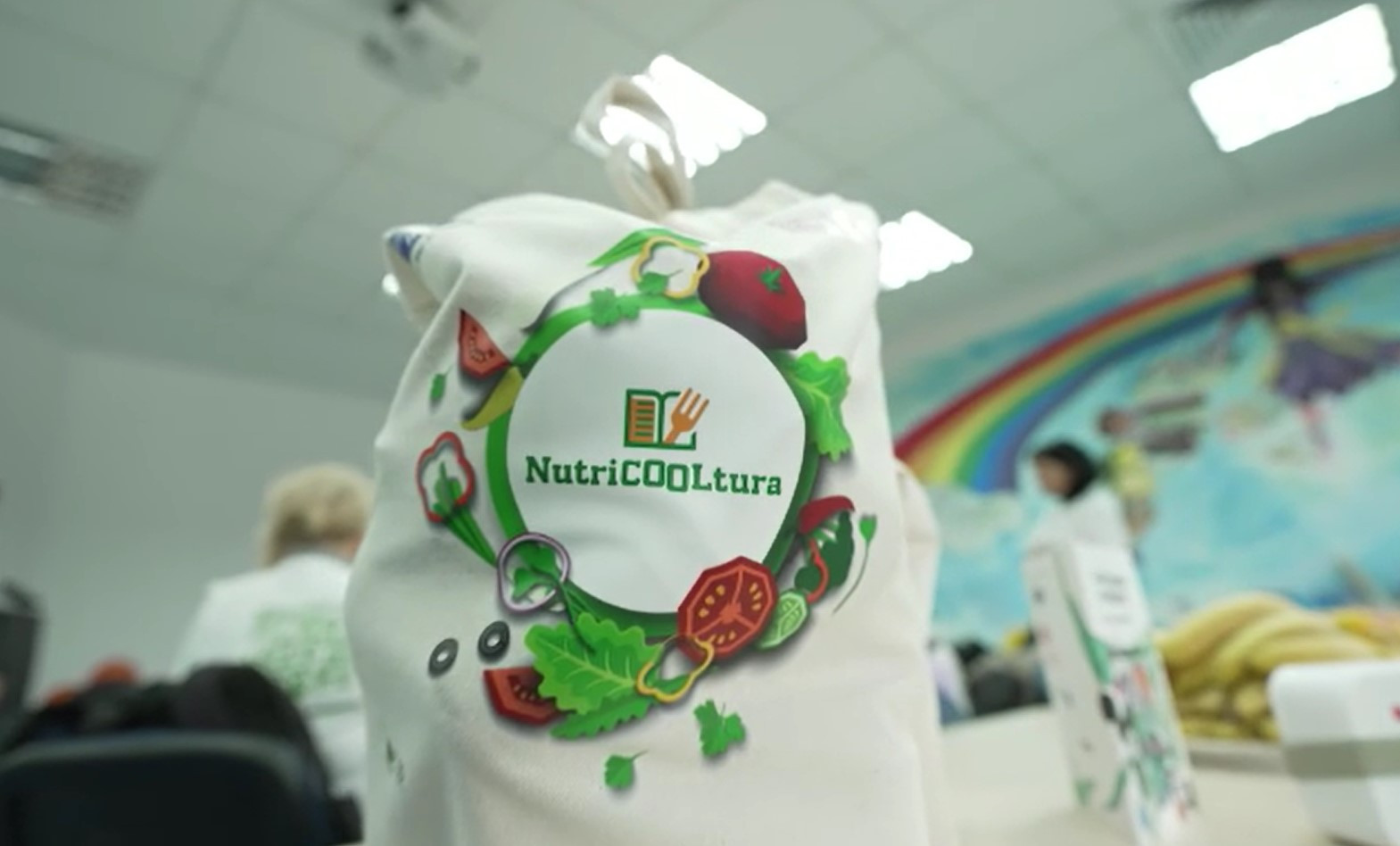 (P) Caravana educațională NutriCOOLtura a pornit prin școli