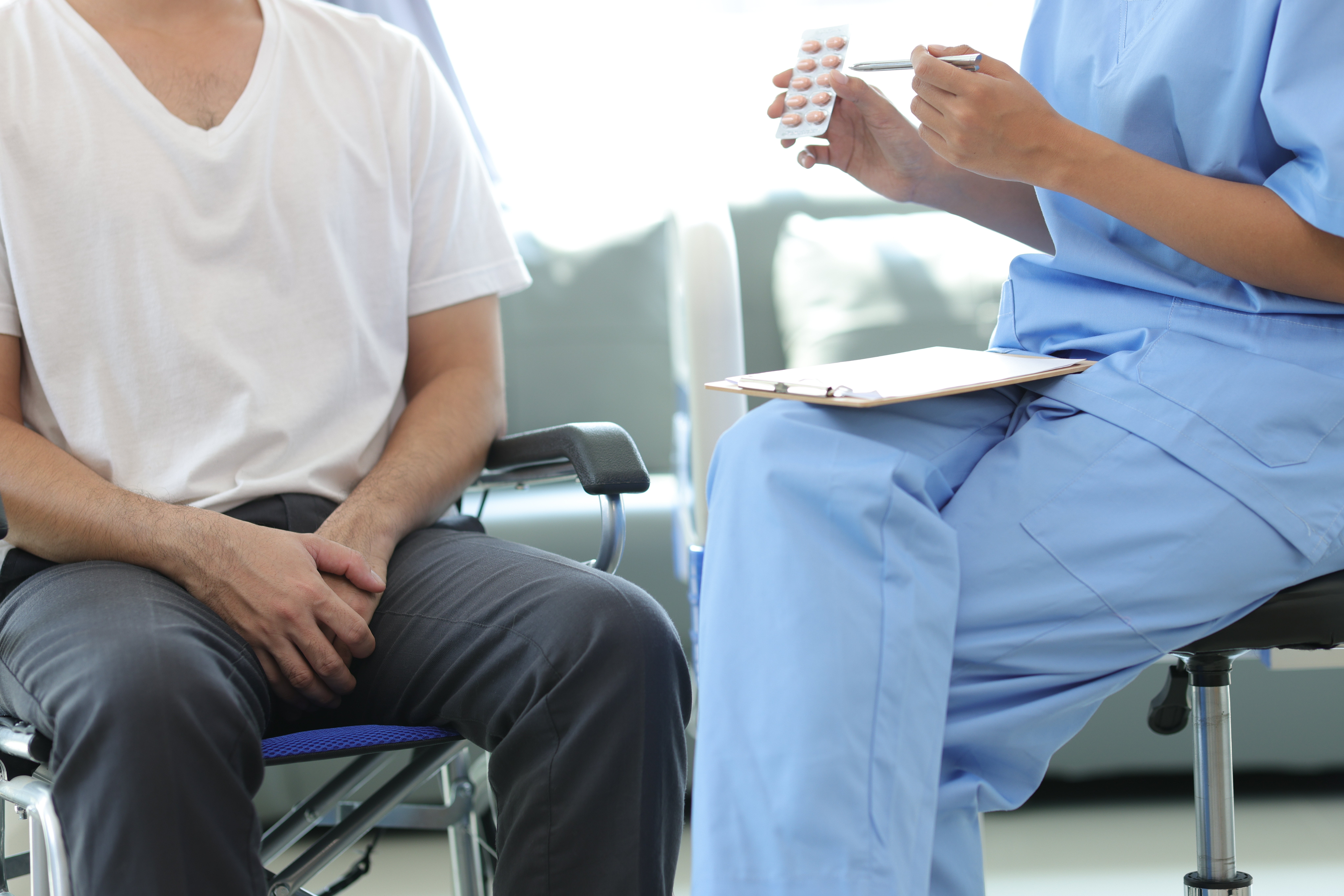 Dependenții de droguri din România, prinși într-un „carusel al morții”. Centrele care îi pot ajuta, puține și în paragină