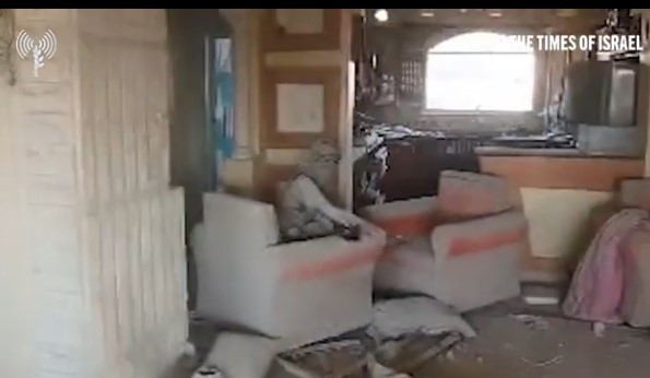 Ultimul minut din viața lui Yahya Sinwar. Imagini filmate de o dronă israeliană cu câteva momente înainte de a fi ucis. VIDEO