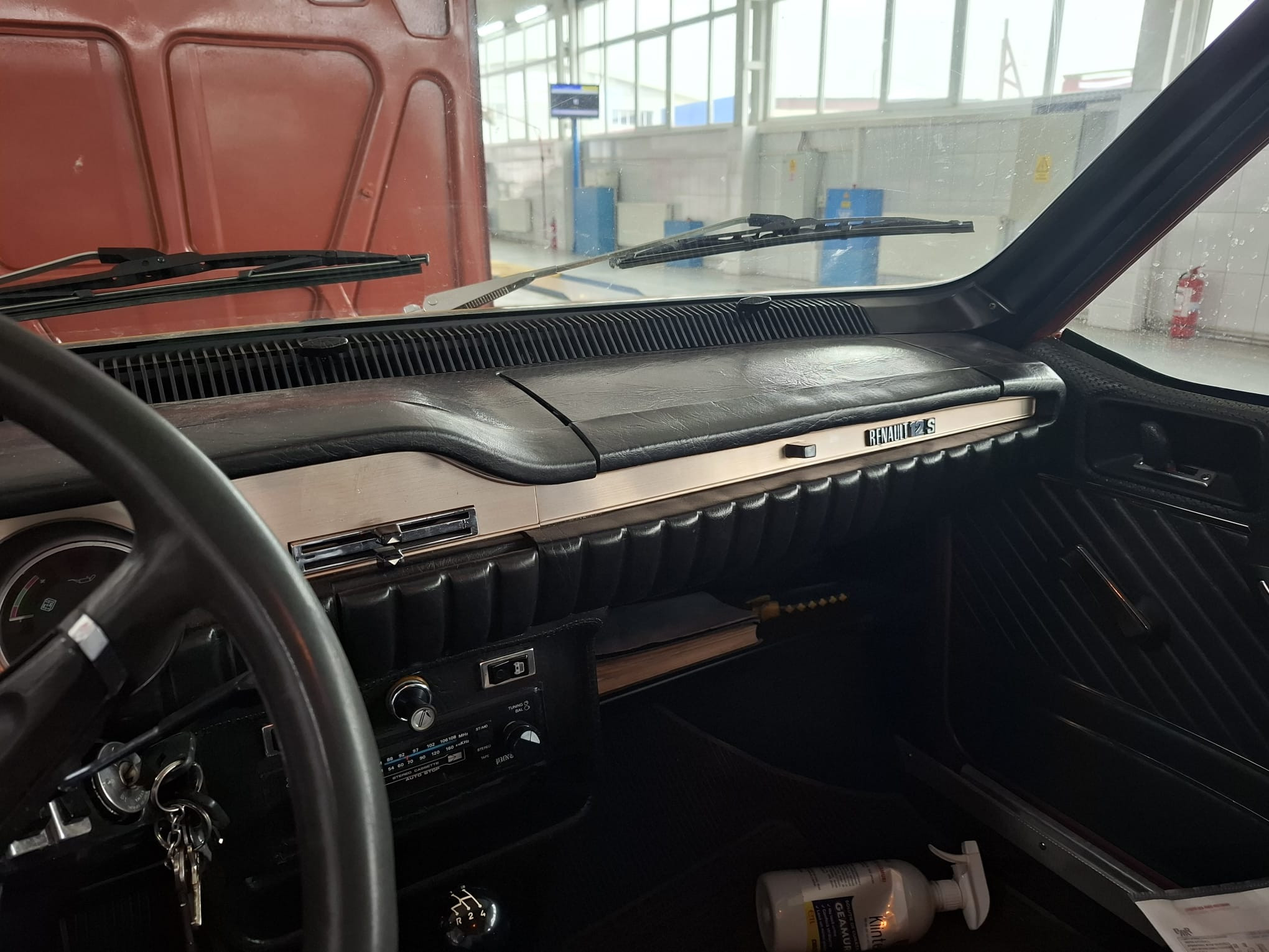 E Dacia sau Renault? Mașina extrem de rară adusă la omologare la Registrul Auto Român. GALERIE FOTO