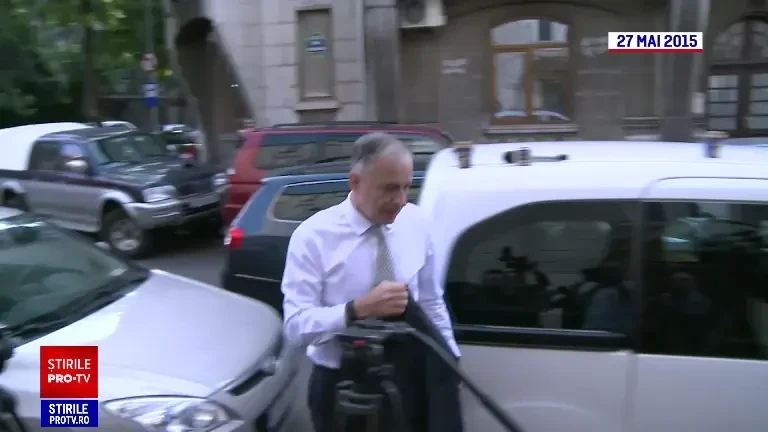 Mai 2015: Scandalul ceasurilor de lux pe care Mircea Geoană le-a primit de la Marian Vanghelie