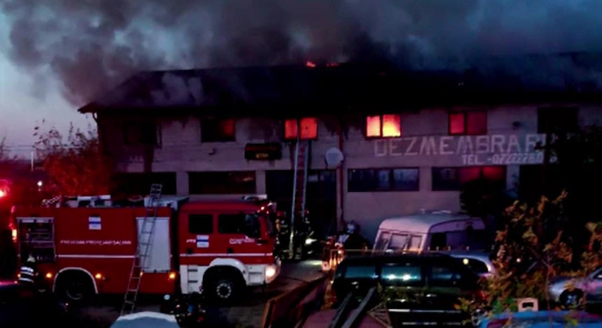 Incendiu violent în județul Olt. Zeci de pompieri au fost trimiși la fața locului