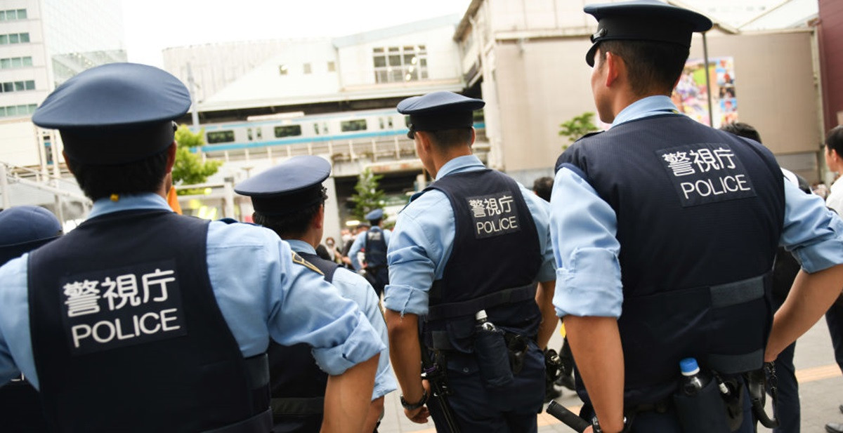 Atac cu cocteiluri Molotov la sediul partidului de guvernământ din Japonia, chiar înainte de alegeri. Un bărbat, arestat