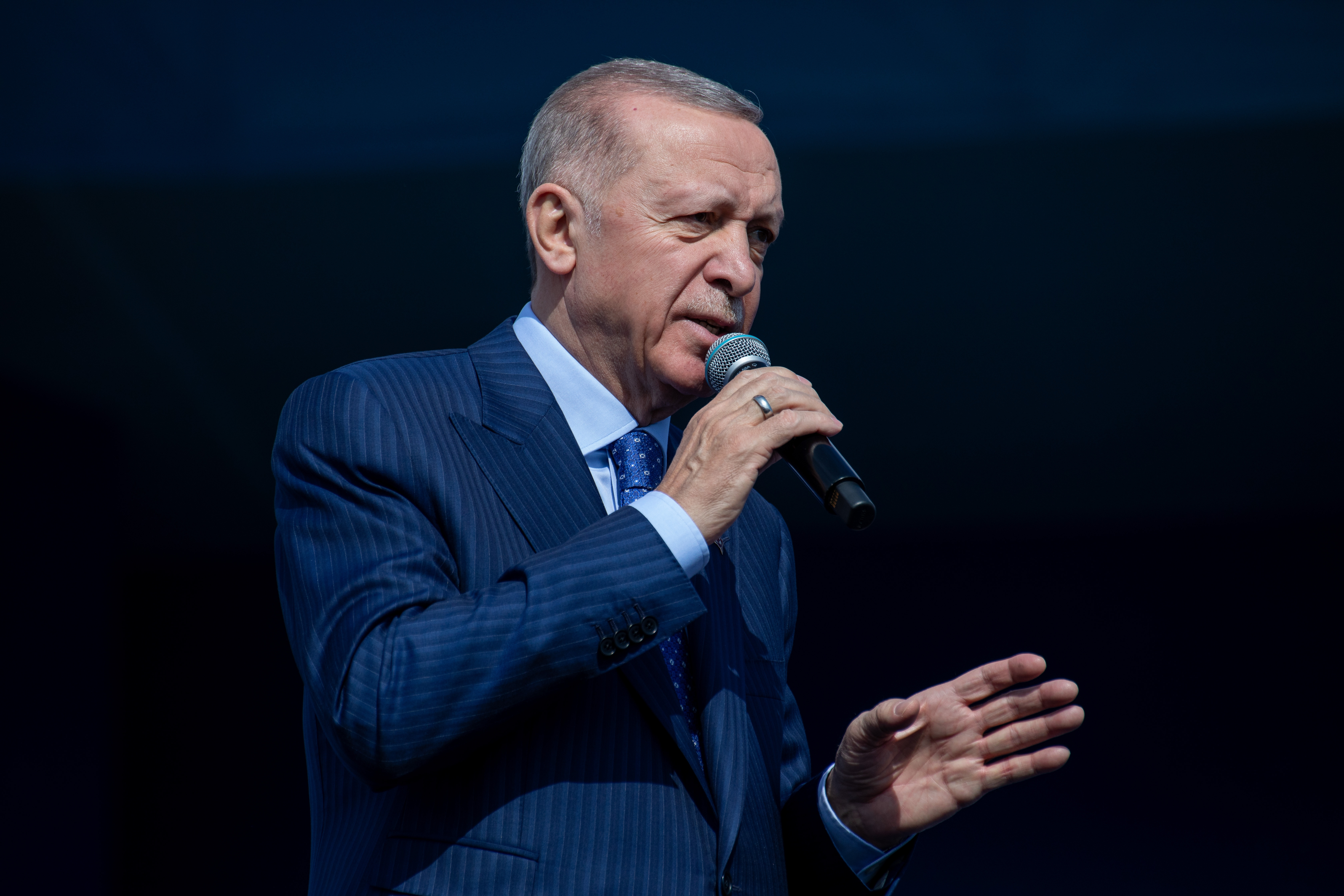 Liderul occidental pe care Erdogan îl numește "prieten drag”. Contractul uriaș prin care Turcia se apropie de Vest