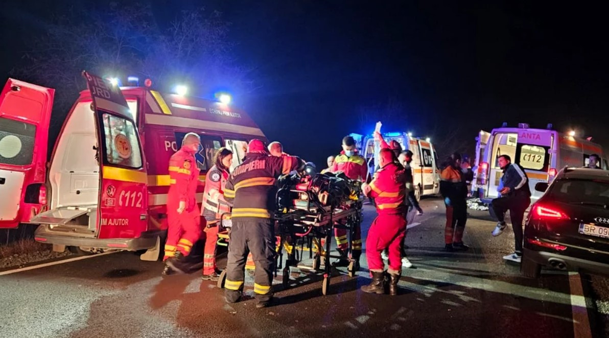 Accident cumplit în județul Brăila. O femeie și o fetiţă de 3 ani au murit. Alte două persoane au fost rănite