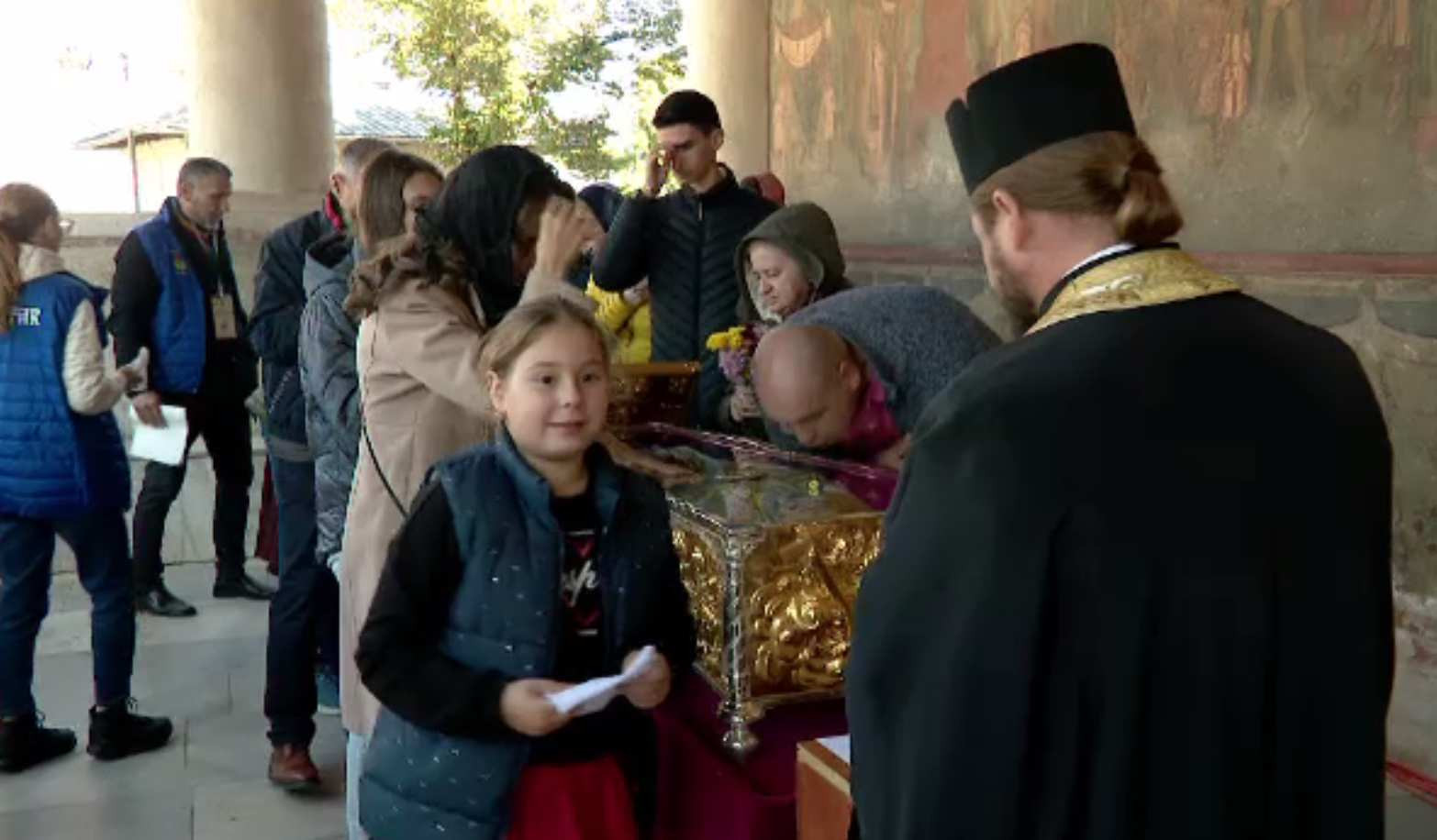 A început pelerinajul la Sf. Dimitrie. Moaștele au fost scoase în fața Catedralei Patriarhale