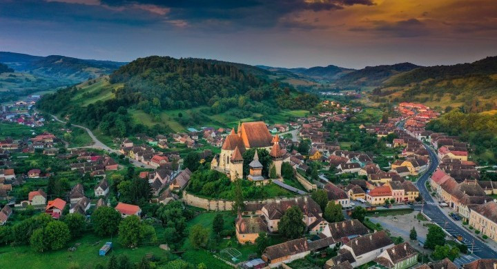 Satele de poveste ale României și Moldovei - o călătorie în inima tradițiilor