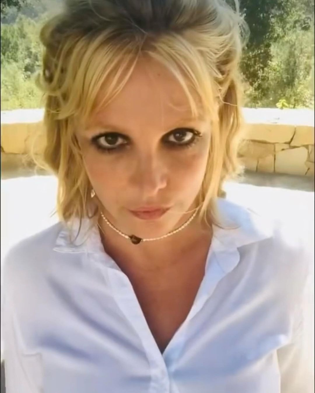Britney Spears și-a șocat, din nou fanii, după ce a anunțat că s-a măritat cu ea însăși. GALERIE FOTO