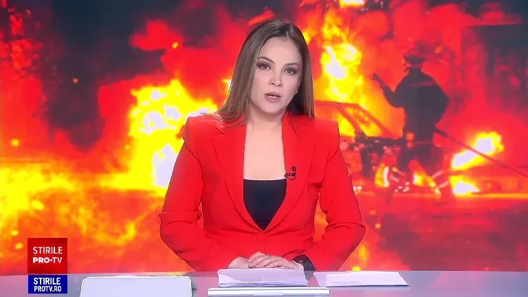 Femeia carbonizată în propria mașină a strigat după ajutor. Martorii au folosit extinctoare: „Era cu mâna sus”