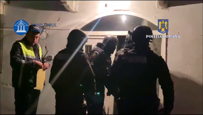 Operațiune de amploare într-o comună din Dâmbovița. Sunt vizați cei care adună fier vechi. „Cine arde deșeuri, face pușcărie”