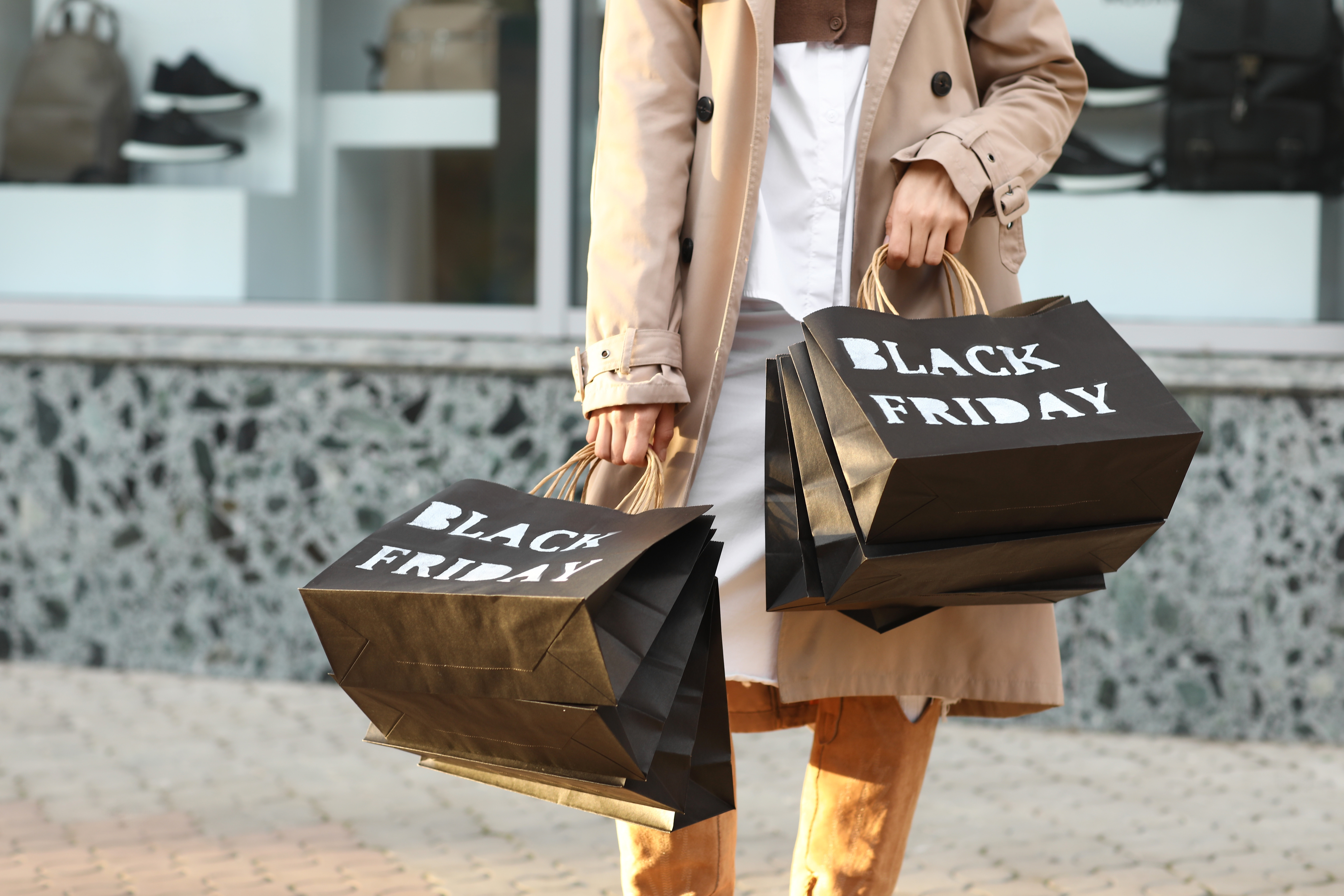 Când începe Black Friday 2024 la Fashion Days. Tot ce trebuie să știi despre startul reducerilor la haine și accesorii