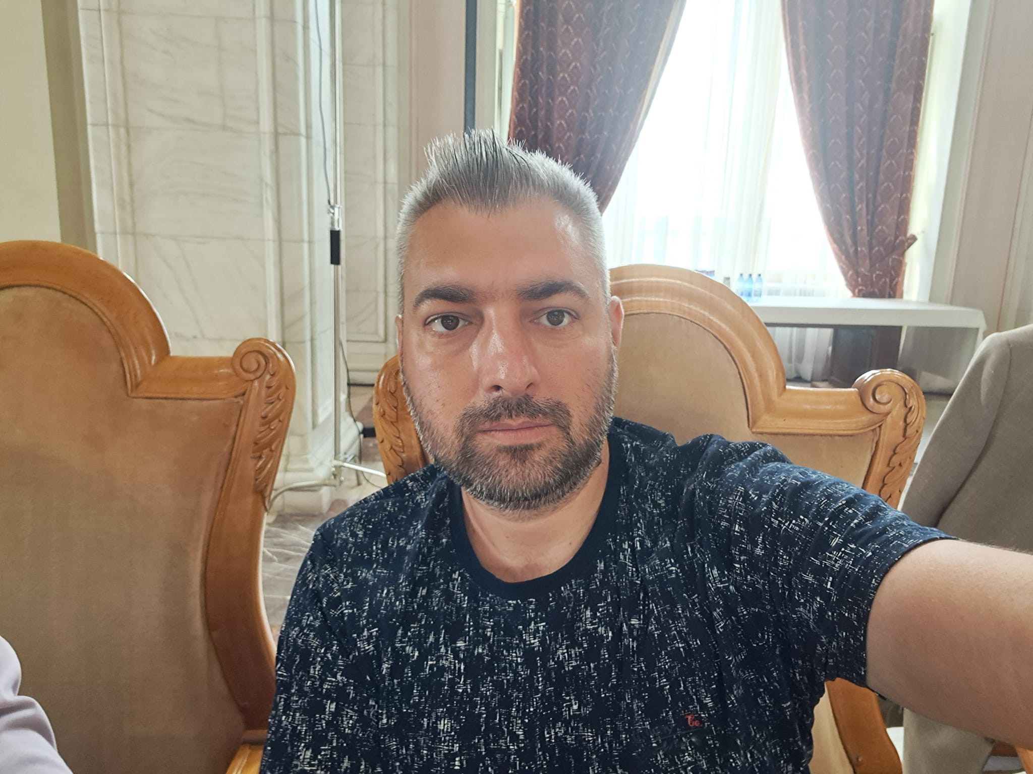 Prima reacție a lui Sebastian Popescu, acuzat de corupere de minori: „Scenariu regizat pentru compromiterea mea politică”