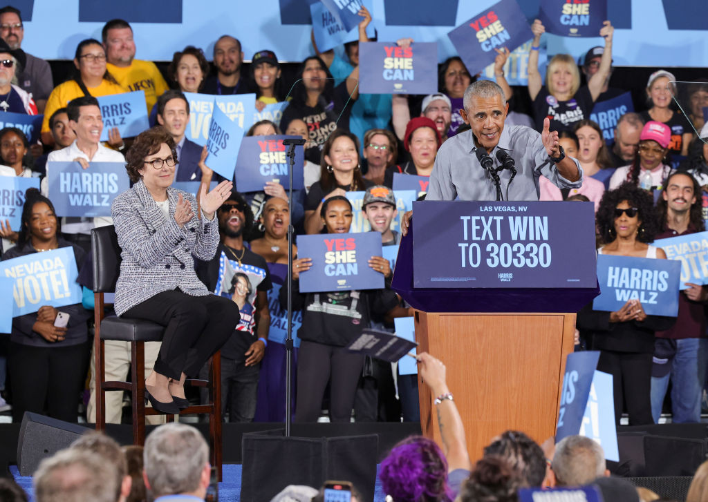 Momentul în care Barack Obama cântă pe versurile lui Eminem și îndeamnă oamenii să o voteze pe Kamala Harris | VIDEO