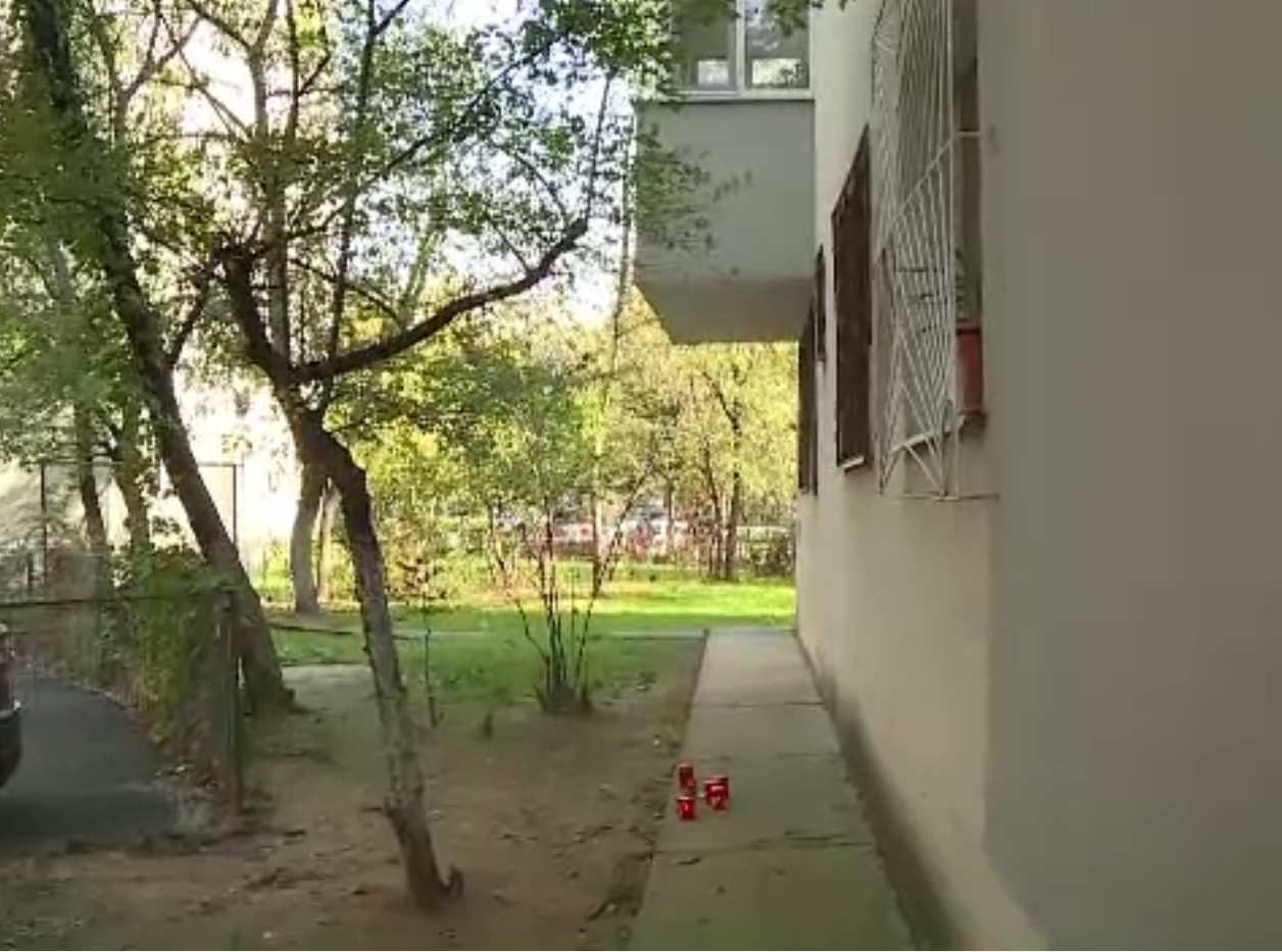 Polițistul căzut de la etaj în Sectorul 3 ar fi fost copleșit de datorii. Locuia împreună cu un coleg