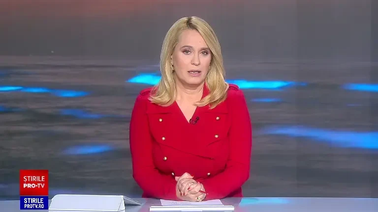 Apă fosforescentă în Marea Neagră. Cum explică cercetătorii fenomenul inedit care atrage curioșii pe litoral