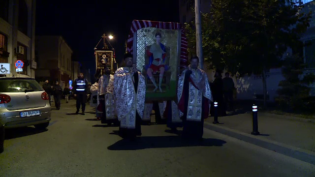 Procesiune cu moaștele a șase sfinți, pe străzile Craiovei. "Pentru sănătate, pentru tot răul spre bine"