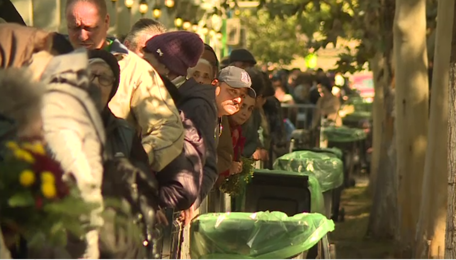 Peste 80.000 de pelerini au stat la coadă ca să se închine la moaștele a șapte sfinți în București
