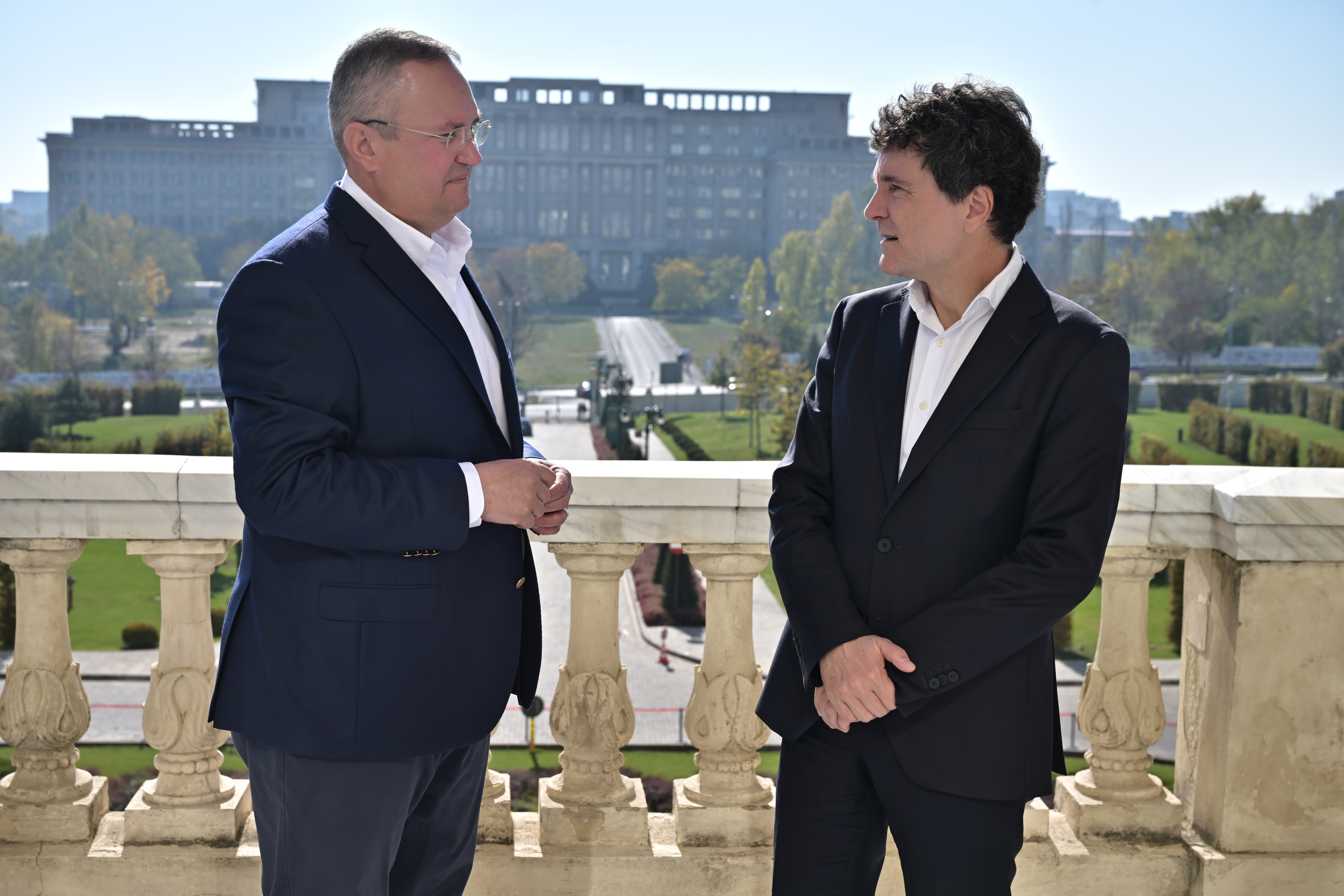 Candidatul PNL Nicolae Ciucă ar vrea să mute sediul Guvernului din Piața Victoriei într-o clădire de lângă Parlament