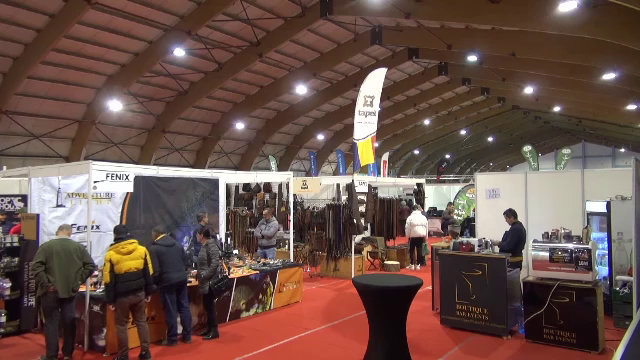 Cel mai mare târg de vânătoare din Moldova. Cine a fost vedeta evenimentului: ”Toată lumea vrea să-l atingă”