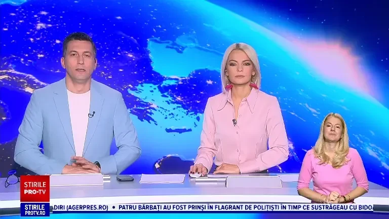 Bucureștenii au profitat de trecerea la ora de iarnă și au petrecut în Centrul Vechi. „Suntem plini de fericire”