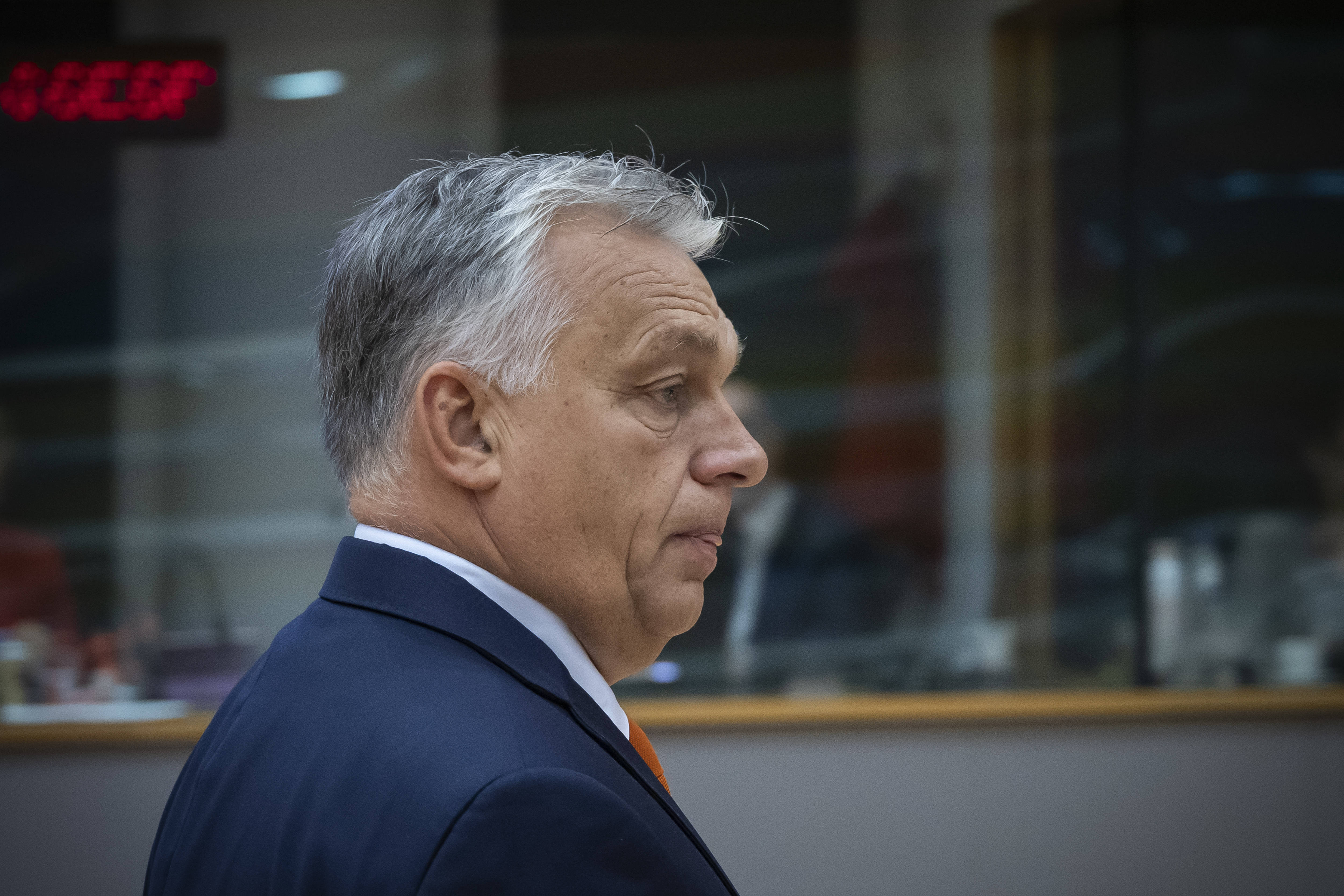 În scădere în sondaje, Viktor de la Budapesta consultă poporul pe tema „Orbanizării UE”, respectiv a deschiderii spre China