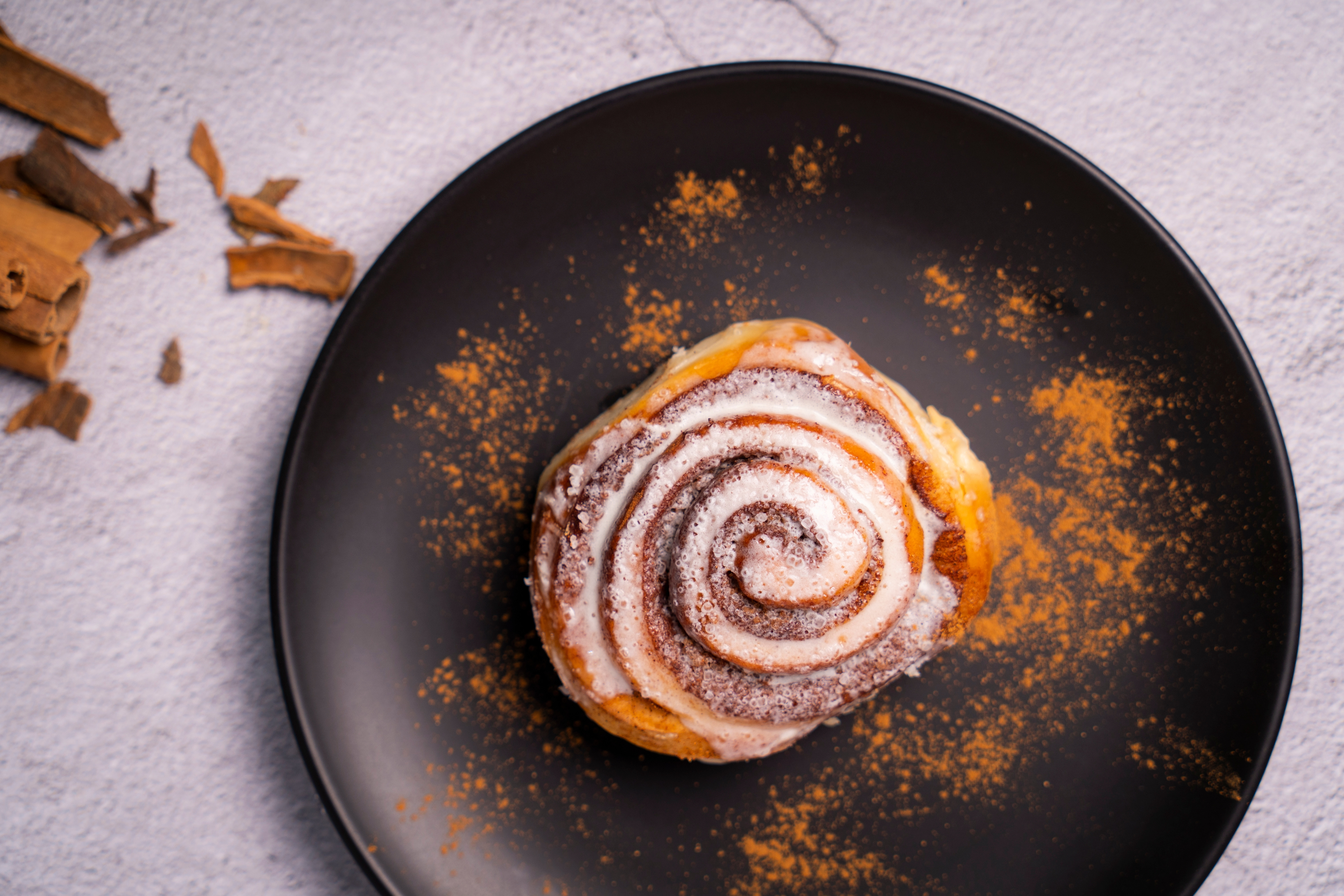 Cinnamon rolls – cum să faci rulouri cu scorțișoară la tine acasă. Rețeta simplă, la îndemâna oricui