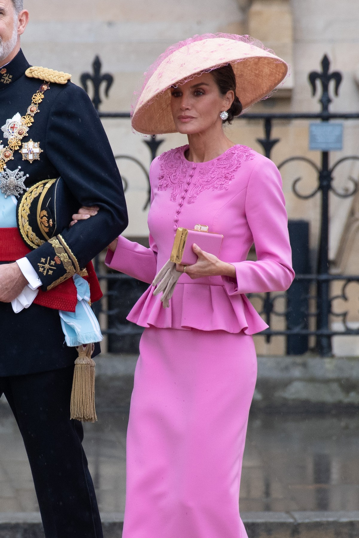 Regina Letizia a Spaniei, un simbol al eleganței. Ținuta care i-a pus în evidență silueta la o ceremonie | GALERIE FOTO