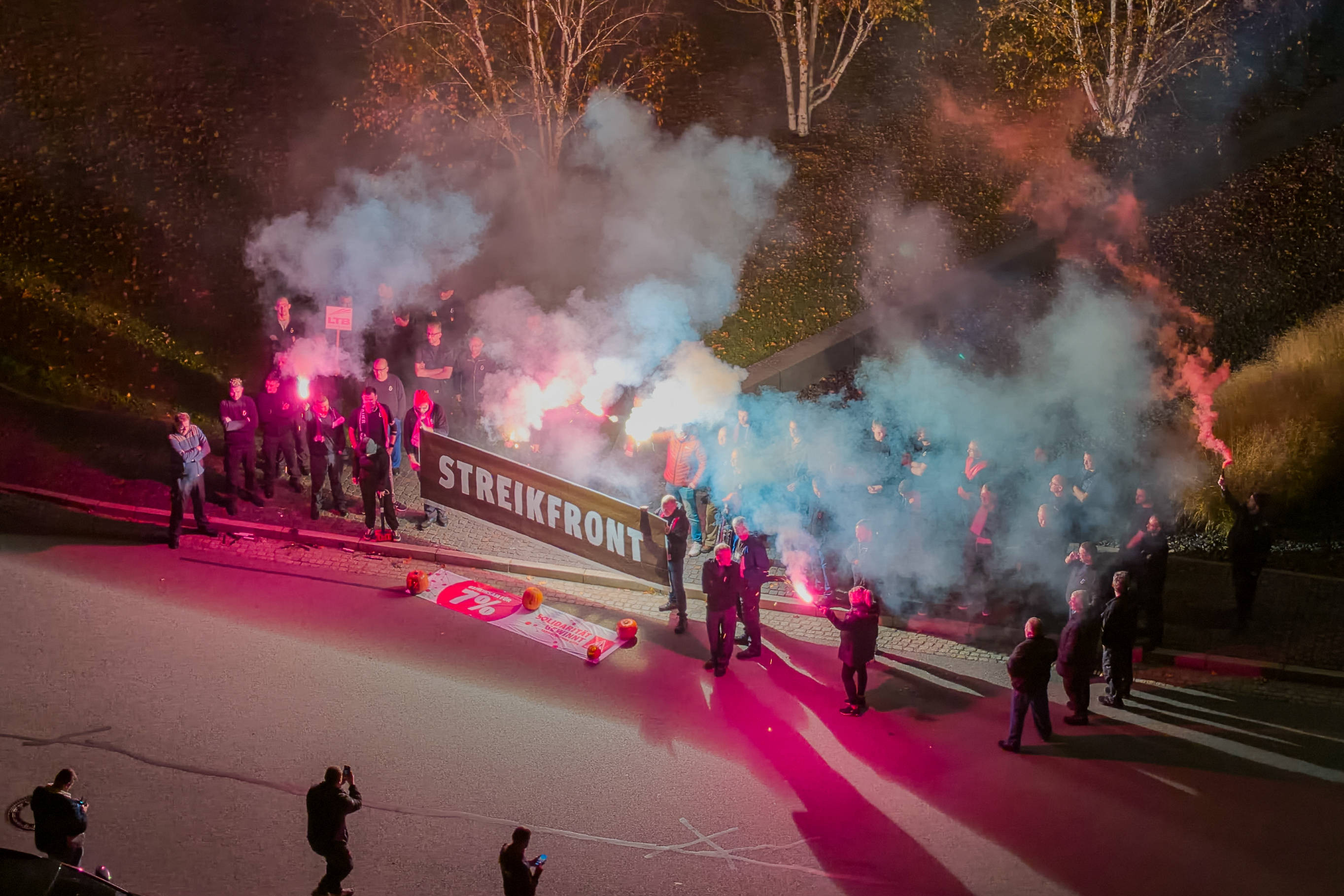 O grevă de proporții a paralizat „motorul” Europei. Patronatul: revendicările sindicaliștilor „vin din alte vremuri”