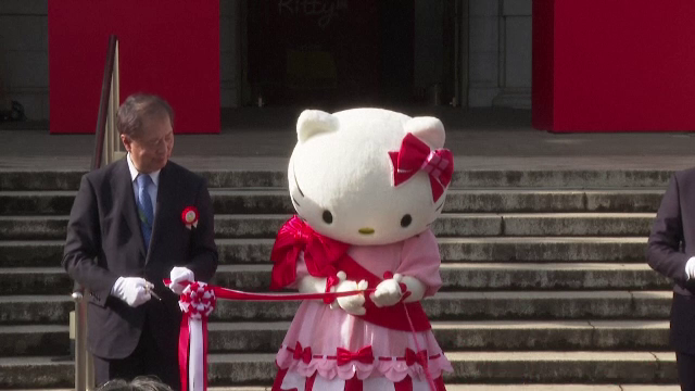 Hello Kitty a împlinit 50 de ani. Celebrul personaj a fost sărbătorit în Tokio prin evenimente speciale
