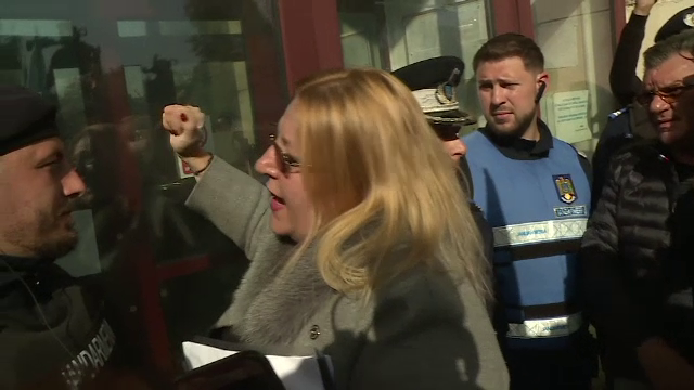 Diana Șoșoacă, circ în fața Parchetului General. Fosta candidată la prezidențiale, în război cu judecătorii CCR