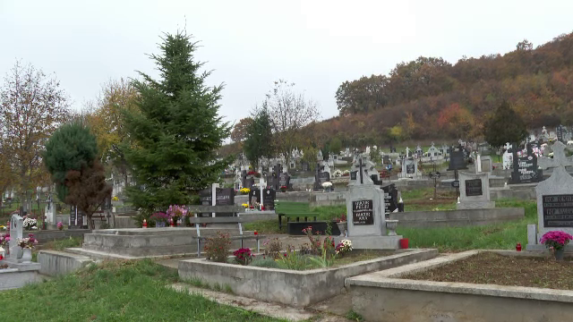 Ce se întâmplă în cimitirele din România în ultima zi din octombrie