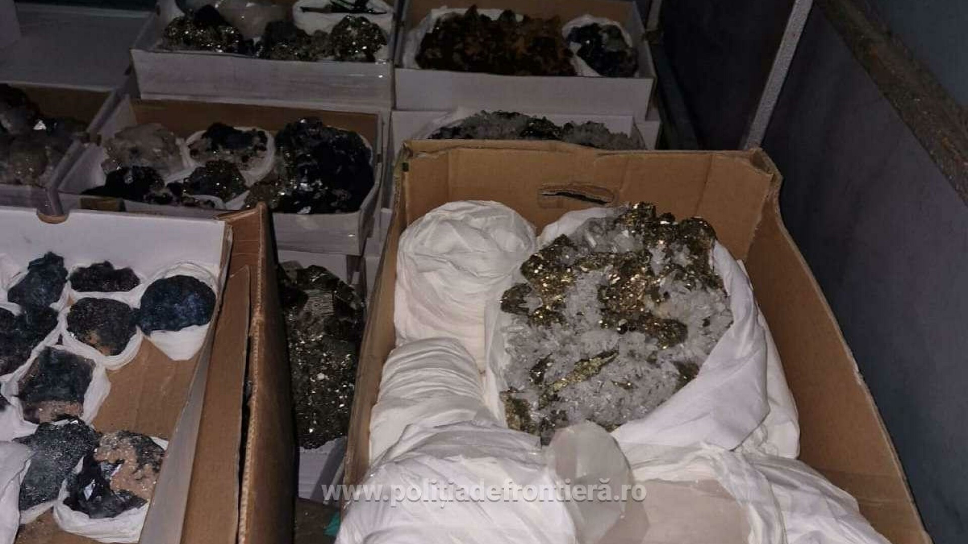 Un maramureșean a încercat să iasă din țară cu o comoară de 700 de kg. La control, a rămas fără încărcătura de 20.000 euro