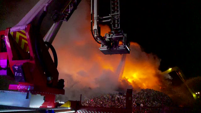 Pompierii din Constanța au stins după 12 ore un incendiu din Portul Murfatlar. Fumul a ajuns și în localitățile din jur