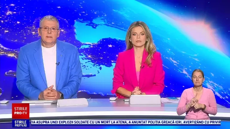 Șoferii sunt obligați să aibă deja cauciucurile de iarnă pe acest tronson. Drumarii împrăștie antiderapant