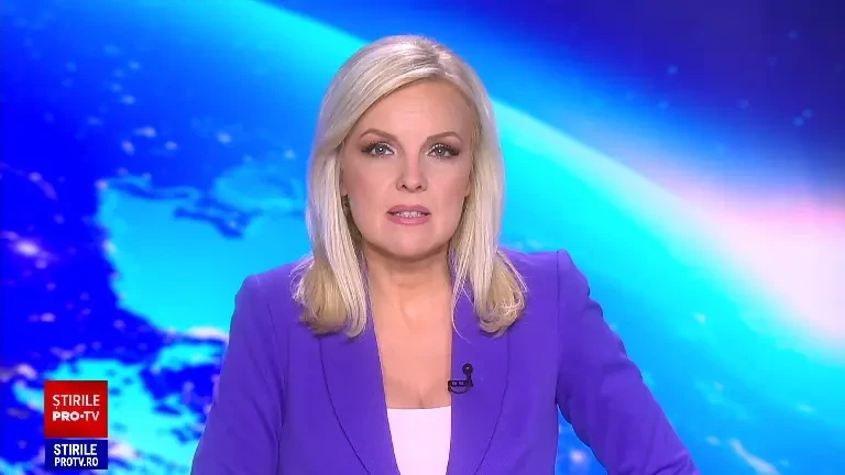 Kamala Harris, apariție surprinzătoare cu două zile înainte de alegeri. S-a lăsat cu aplauze