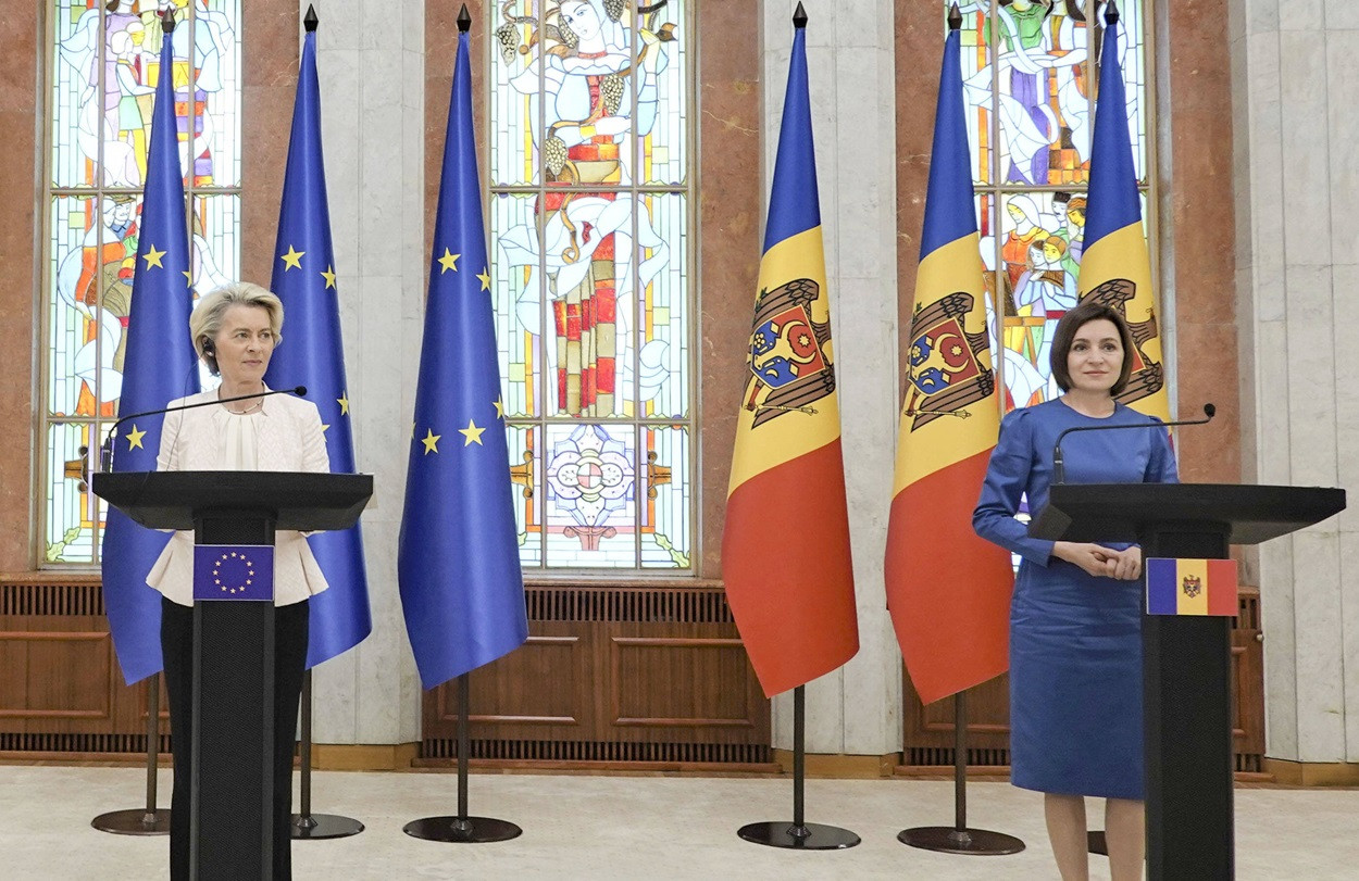 Von der Leyen salută victoria Maiei Sandu în finala prezidențială: "Sunt bucuroasă să lucrez în continuare cu dumneavoastră"