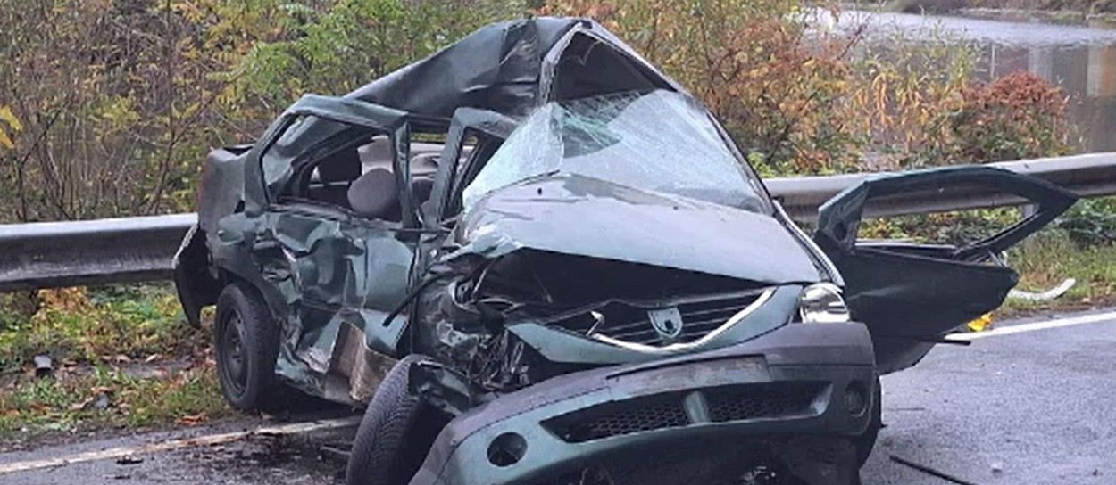 Accident înfiorător la ieșirea din Orșova. O șoferiță de 47 de ani a murit