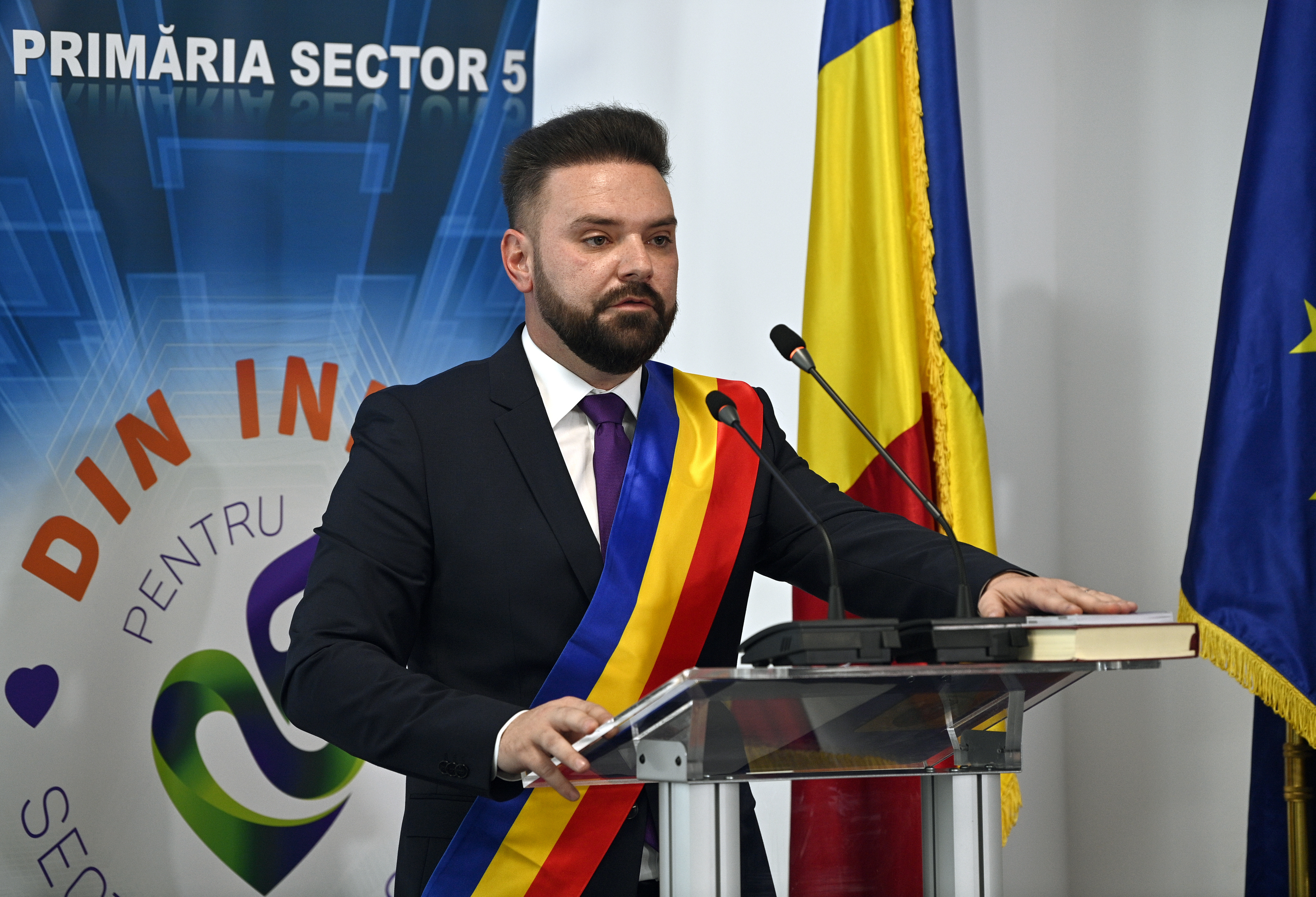 Vlad Popescu Piedone a depus jurământul de primar al Sectorului 5: ”Se va lucra doar în interesul cetăţeanului”