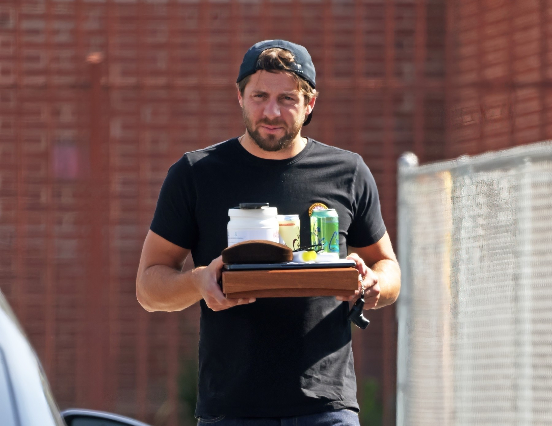 Margot Robbie și Tom Ackerley