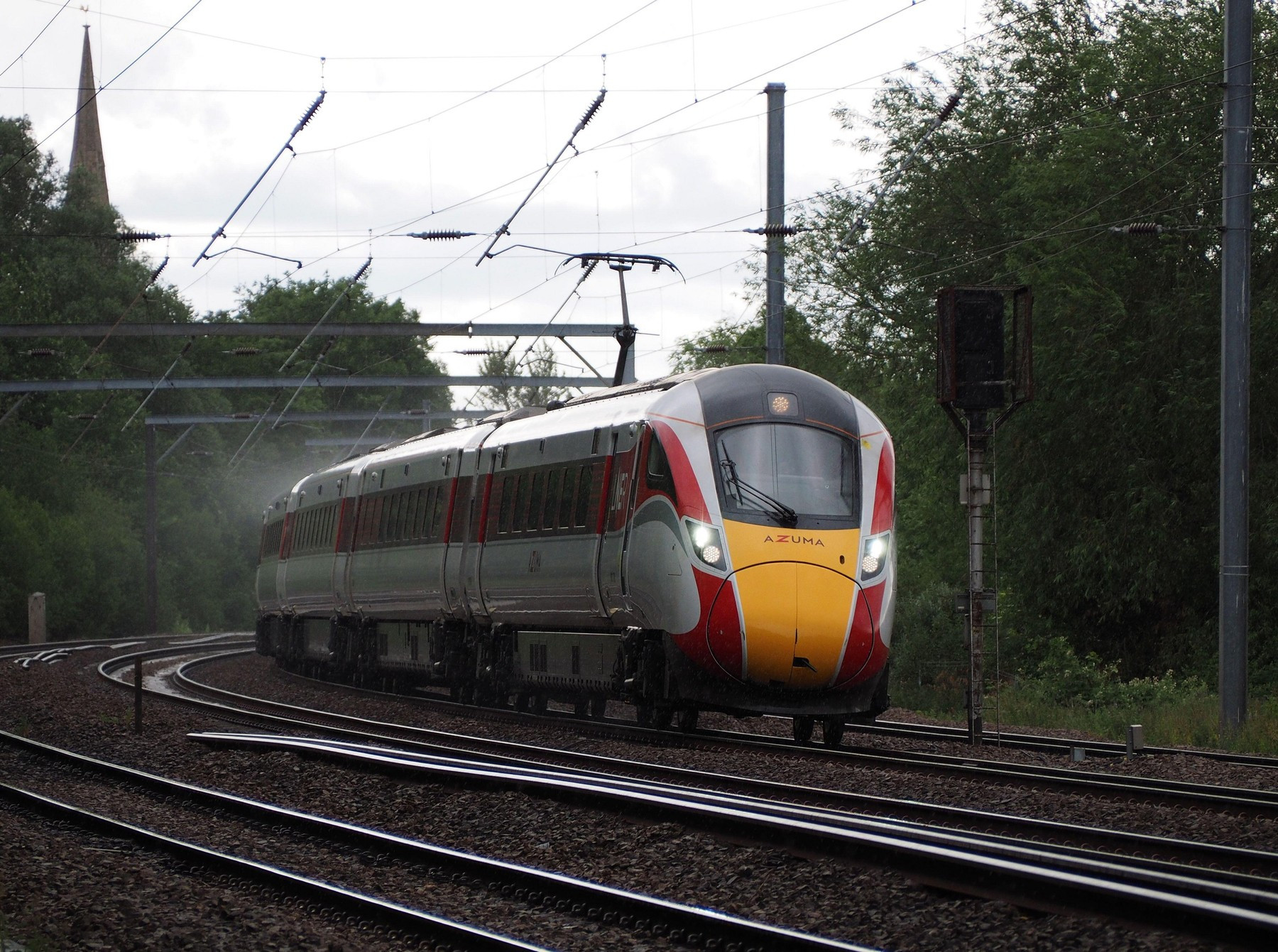 Guvernul alocă 1,2 miliarde de lei pentru achiziționarea a 23 de locomotive. Ruta pe care va fi modernizată infrastructura