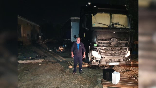Situație disperată pentru un român al cărui TIR a fost distrus de viituri în Valencia. De atunci, el cere ajutor pentru acte