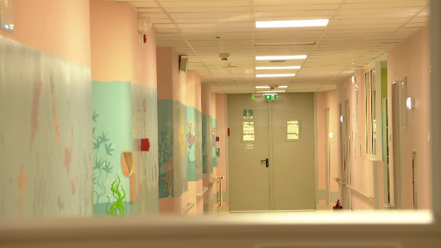 Ordonanța care complică viața bolnavilor: Copiii cu boli rare, refuzați de pediatri când împlinesc 18 ani. „Sunt în pericol”