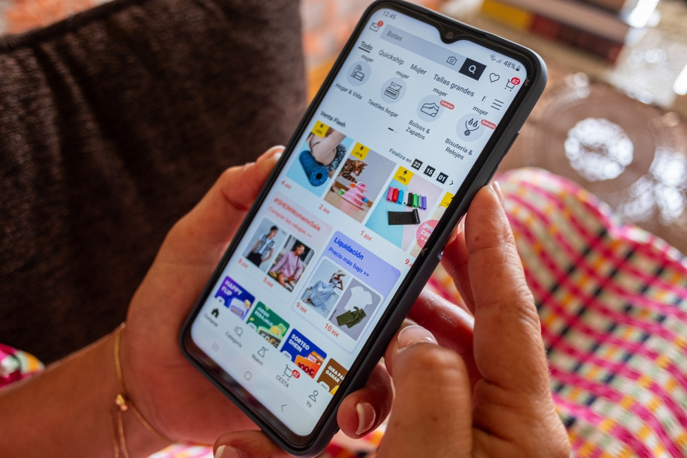 O fată de 13 ani s-a ales cu o „cicatrice pe viață”, după ce a folosit un produs de la Shein. „Medicii au fost șocați”