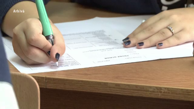 Ce urmează după ce magistrații CCR au decis că Ministerul Educației a încălcat Constituția privind bursele elevilor