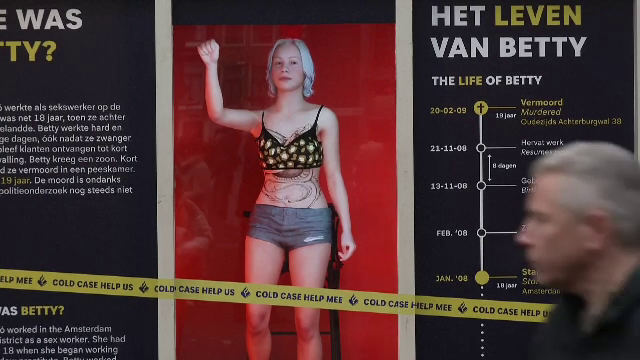 Cine este Bernadette, a cărei hologramă bântuie Cartierul Roșu din Amsterdam. Misterul macabru nedeslușit de 15 ani