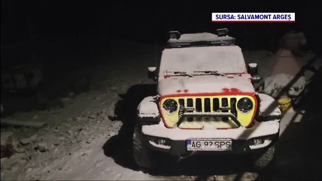 Au fost minus 10 grade Celsius pe Transfăgărășan. Stratul de zăpadă ar putea ajunge curând la 20 de centimetri