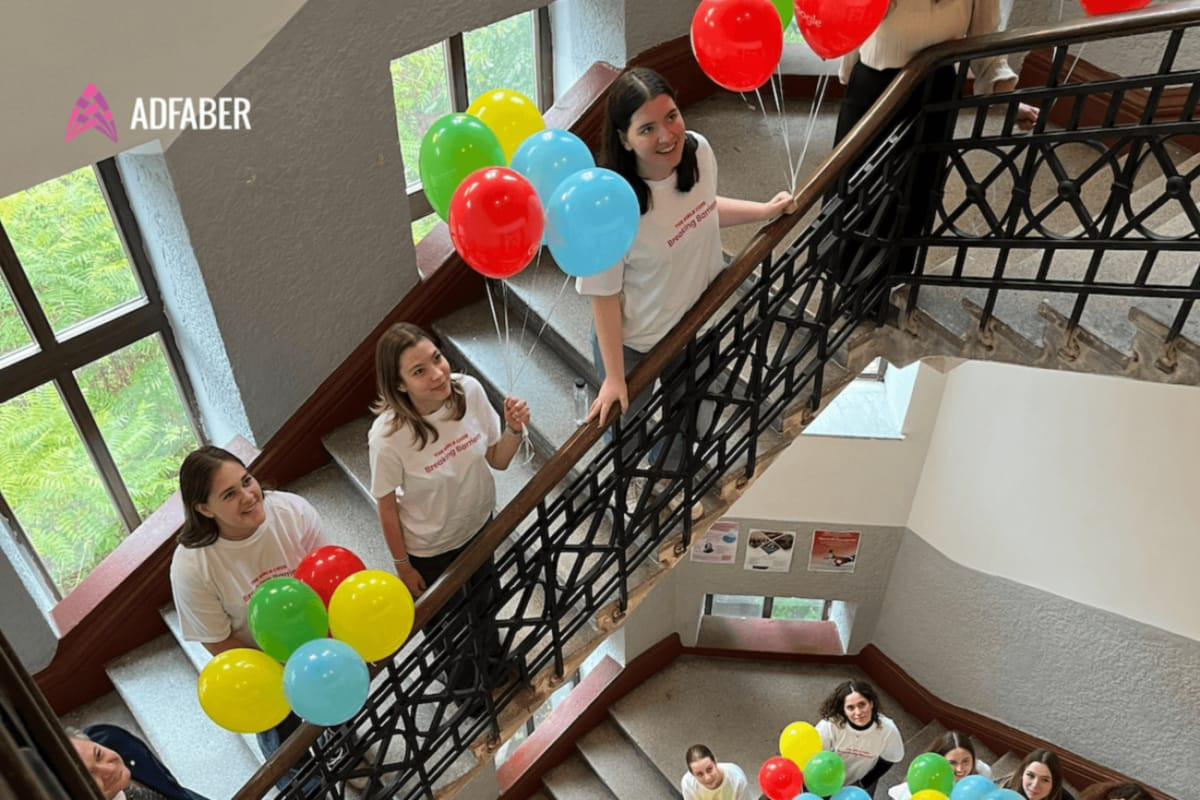 (P) Elevele din România și Republica Moldova sparg barierele în educație! Află despre programul mult așteptat