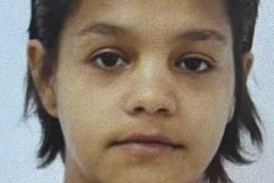 Fată de 17 ani, dată dispărută după ce a fugit din Spitalul din Deva, unde era internată cu bebeluşul ei