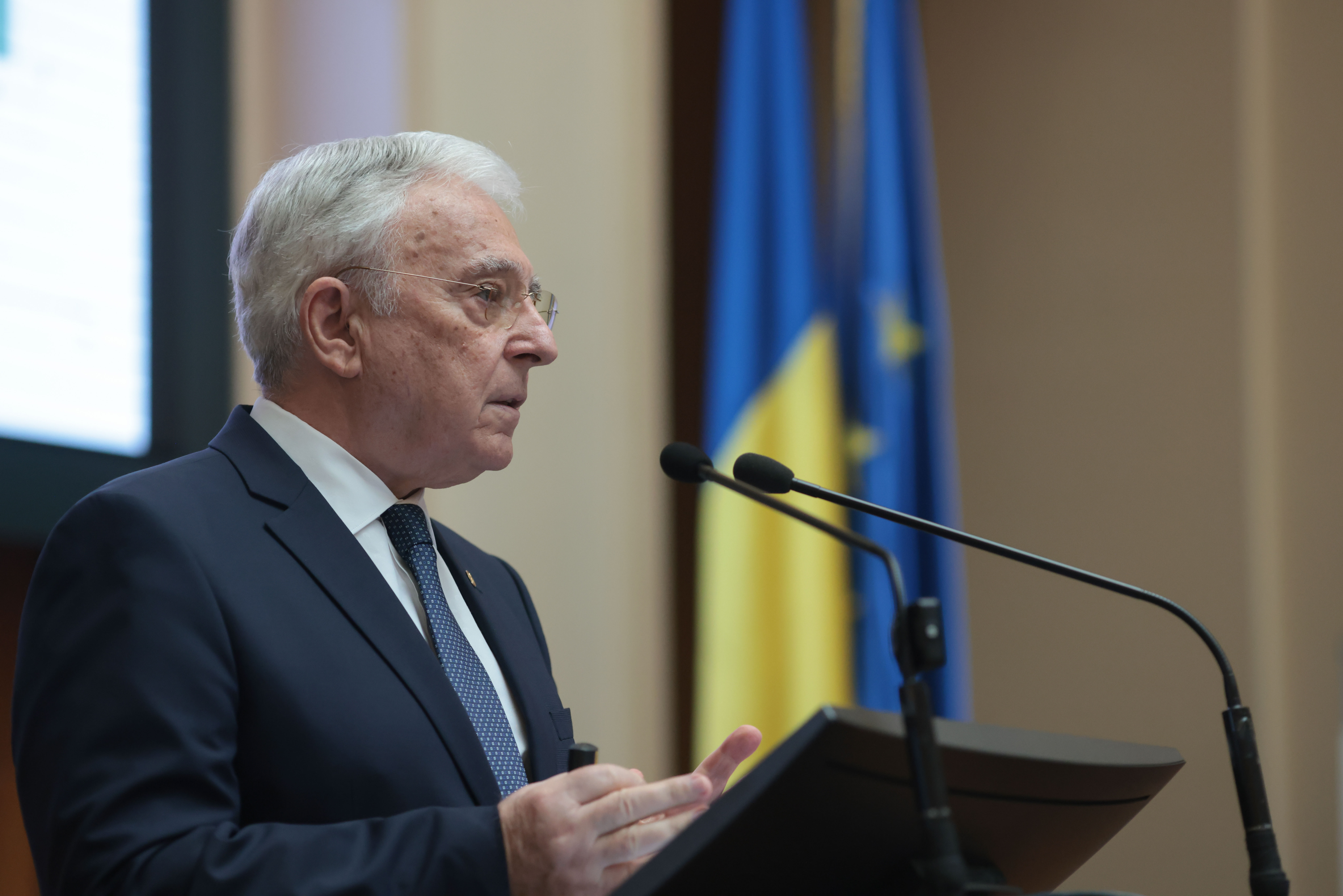 Mugur Isărescu: Măsurile fiscale sunt necesare și trebuie continuate în condiții de stabilitate politică și pace socială