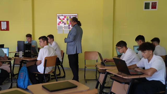 Exemplu de urmat. Cum a reușit o școală din Pașcani, în numai doi ani, să atragă fonduri europene de 4 milioane de euro